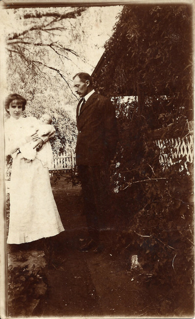 Mary with baby Marjorie & Thomas Hayes 1906 South Africa